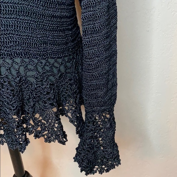 NWOT Newport News crochet flower embroidered top - Picture 4 of 7